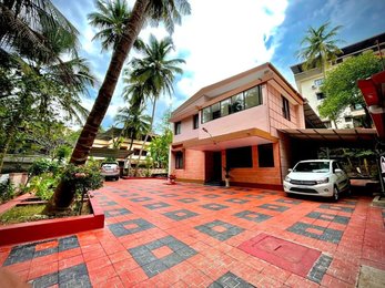 Holiday Home #Vibrant#Hear of the City #Family Only Near  The Nearest Airport Is Mangalore International