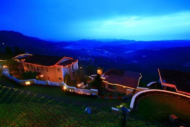 Mountain Retreat - A Hill Country Resort Near  Ooty Central Bus Stand.