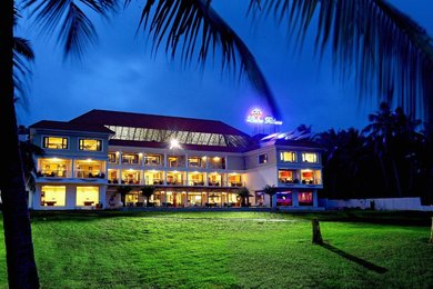 Lake Palace Trivandrum is 19 km from of Trivandrum International Airport 10 Km from Techno Park, Kazhakoottam. It features an outdoor pool, a restaurant, and a health club. WiFi access is free of char