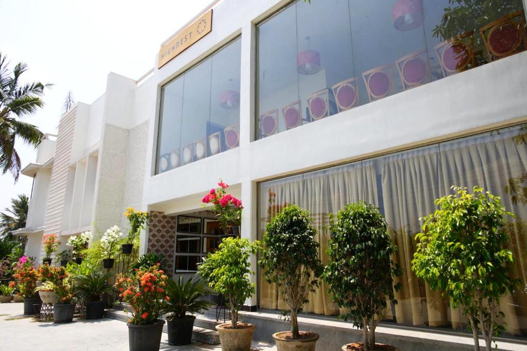 Hotel Room Booking - Hotel Villa Highnest, Near Oragadam & Sriperumbudur