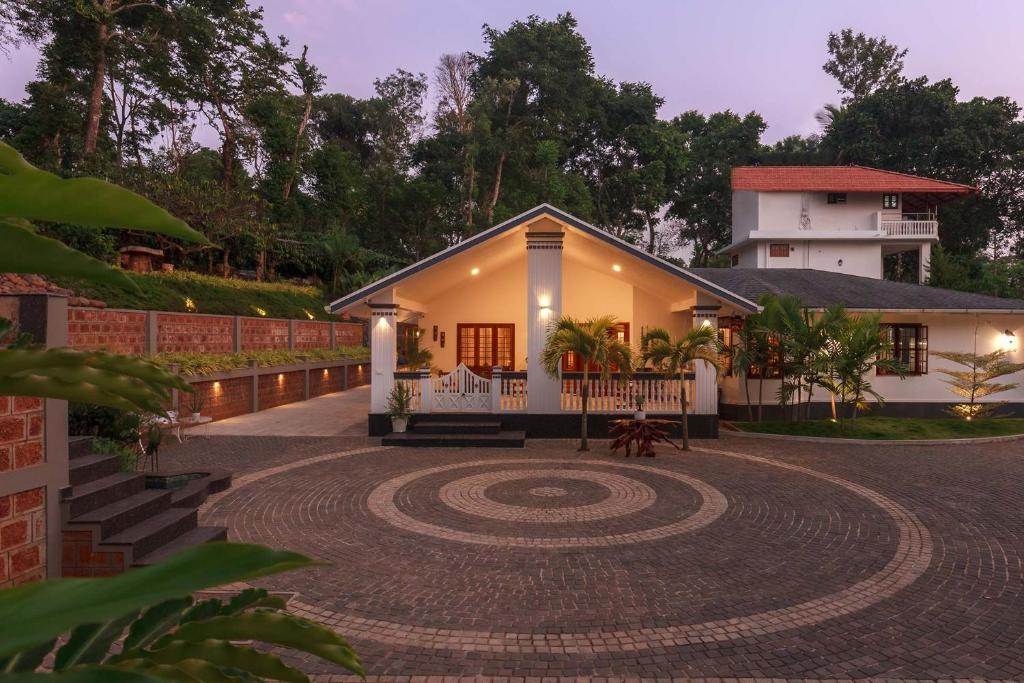 StayVista at The Haven - Grandeur Near Kannur International Airport