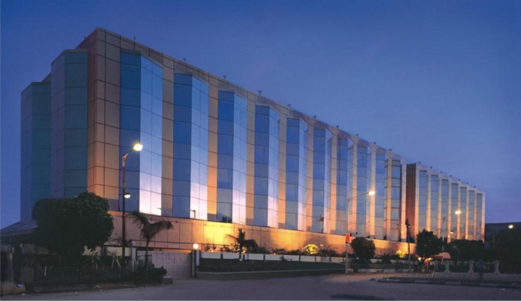 Ramada Plaza By Wyndham Palm Grove Near Shivaji International Airport.