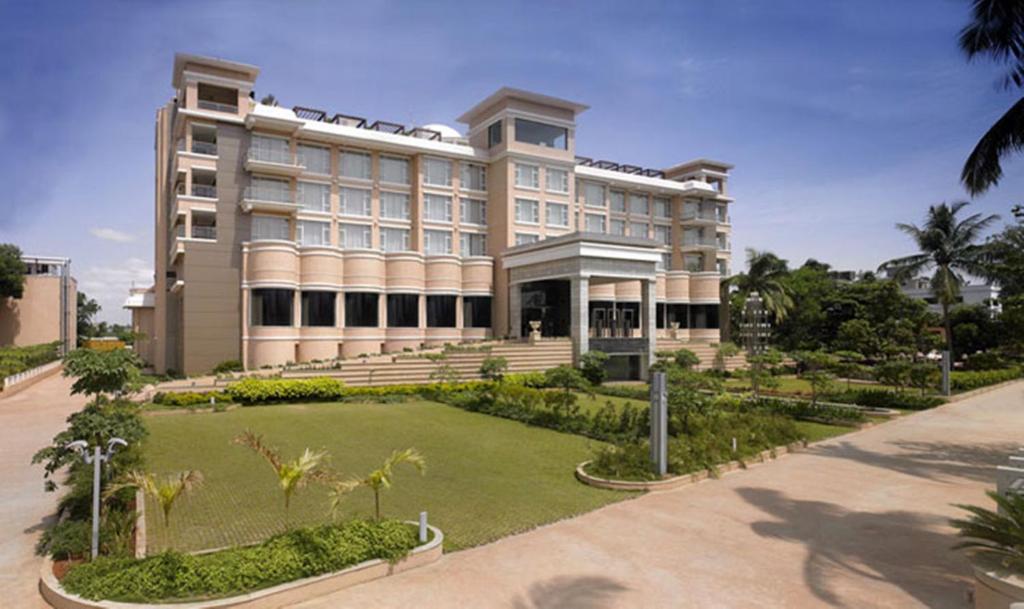 Royal Orchid Central Kireeti- Near HAMPI  railway station